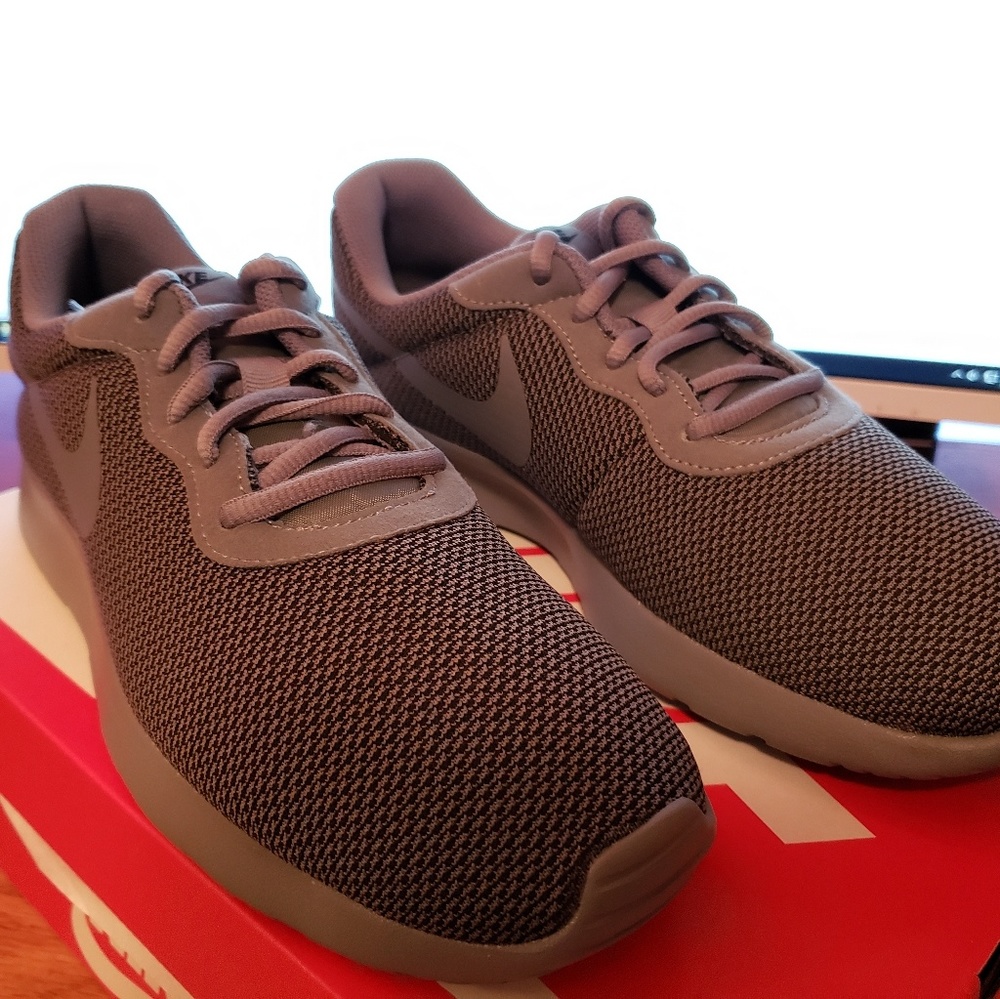 Tennis Shoes